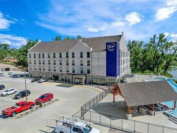 sleep inn and suites savannah tennessee riverfront