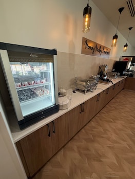 sleep inn and suites savannah tennessee riverfront