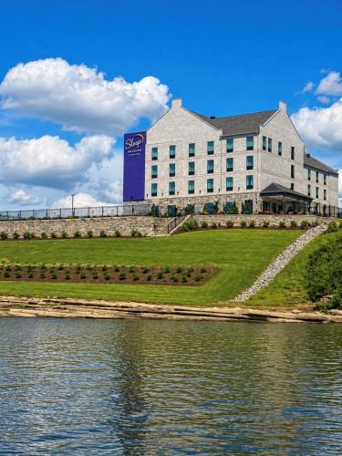 sleep inn and suites savannah tennessee riverfront
