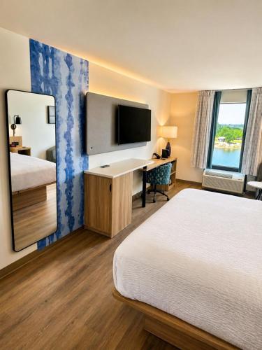 sleep inn and suites savannah tennessee riverfront
