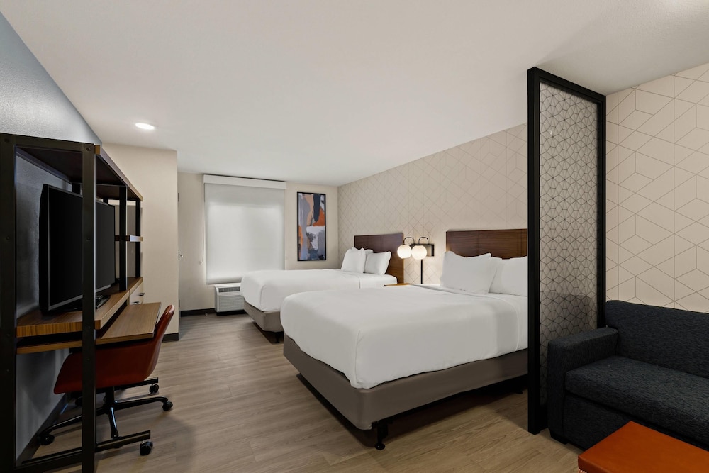 everhome suites denver airport