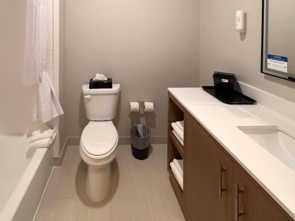 mainstay suites oklahoma city airport
