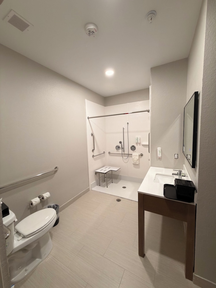 mainstay suites oklahoma city airport