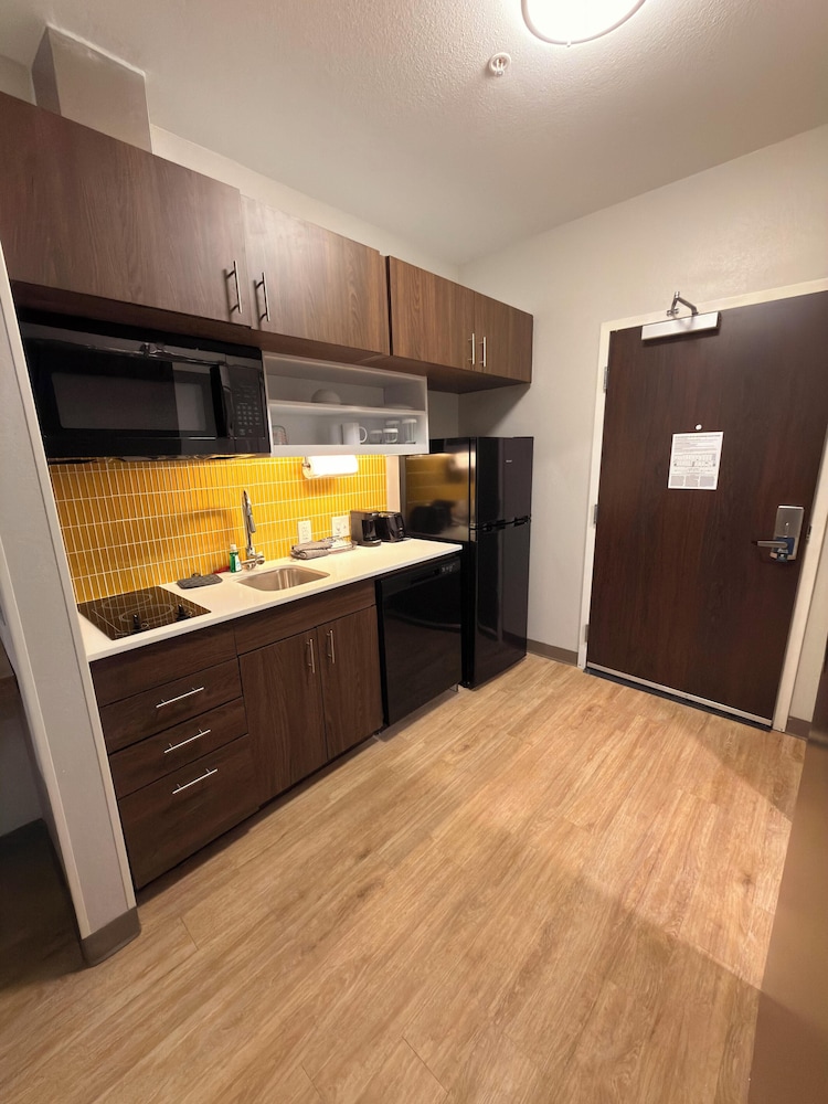 mainstay suites oklahoma city airport