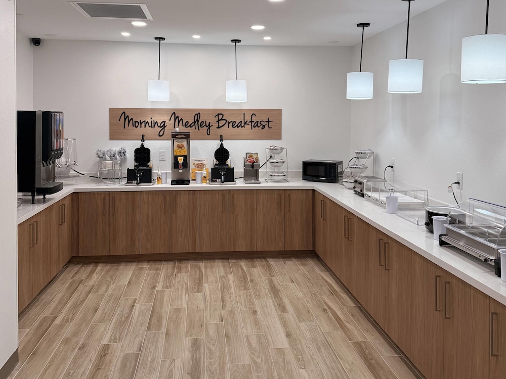 mainstay suites oklahoma city airport