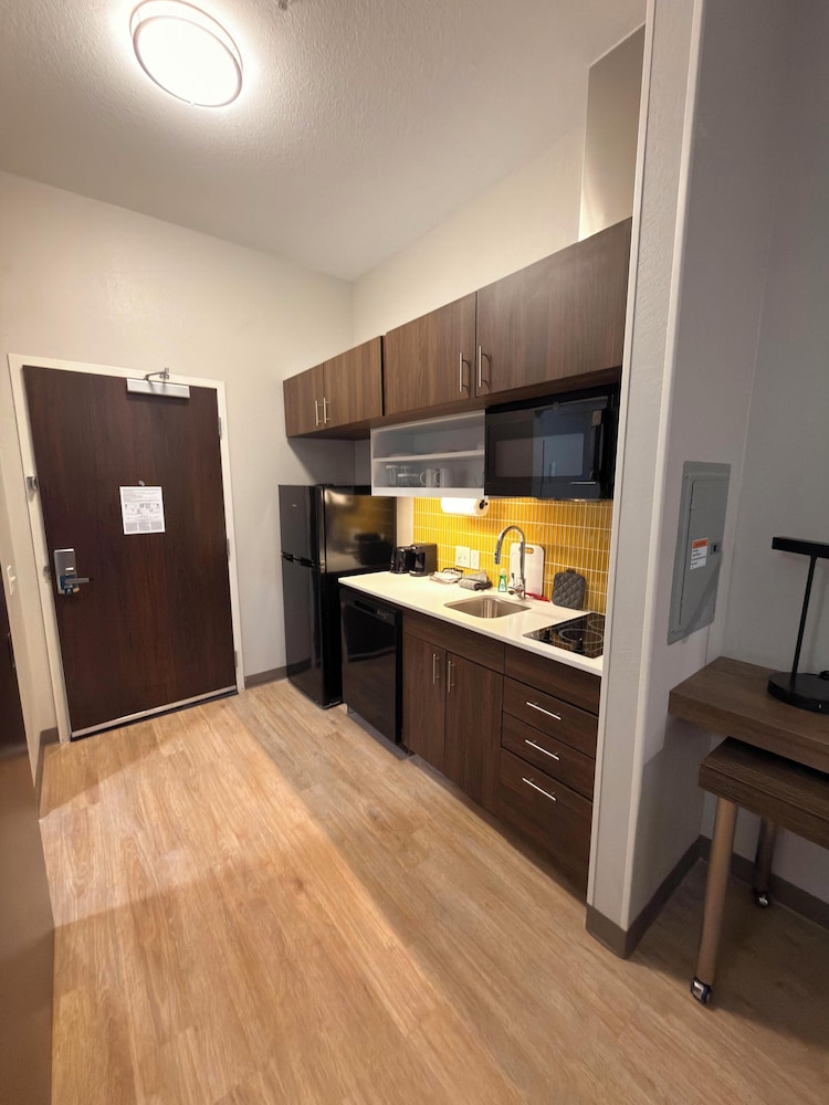 mainstay suites oklahoma city airport