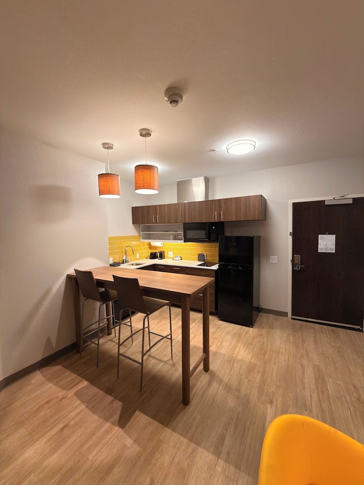 mainstay suites oklahoma city airport