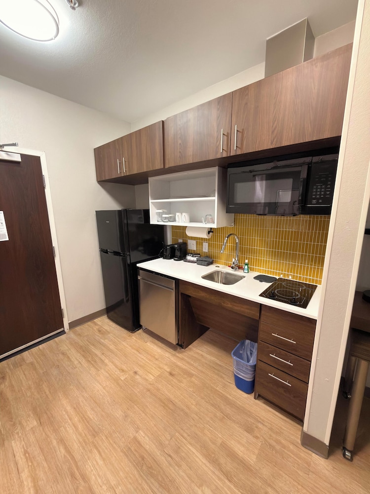 mainstay suites oklahoma city airport