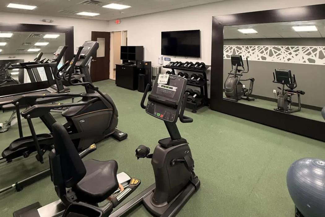 mainstay suites oklahoma city airport