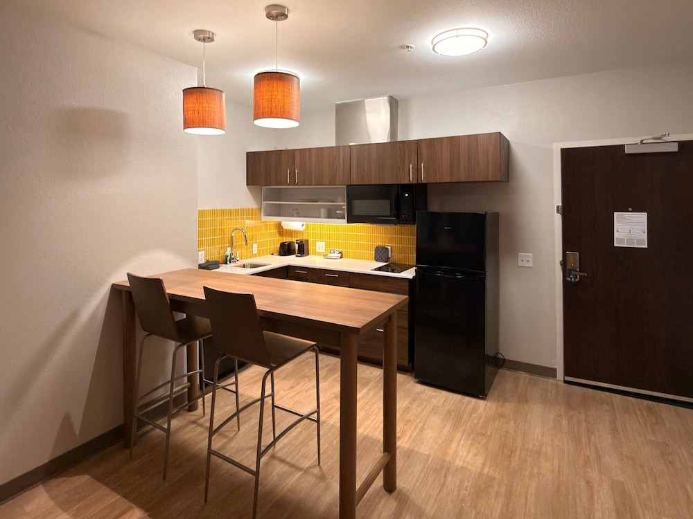 mainstay suites oklahoma city airport