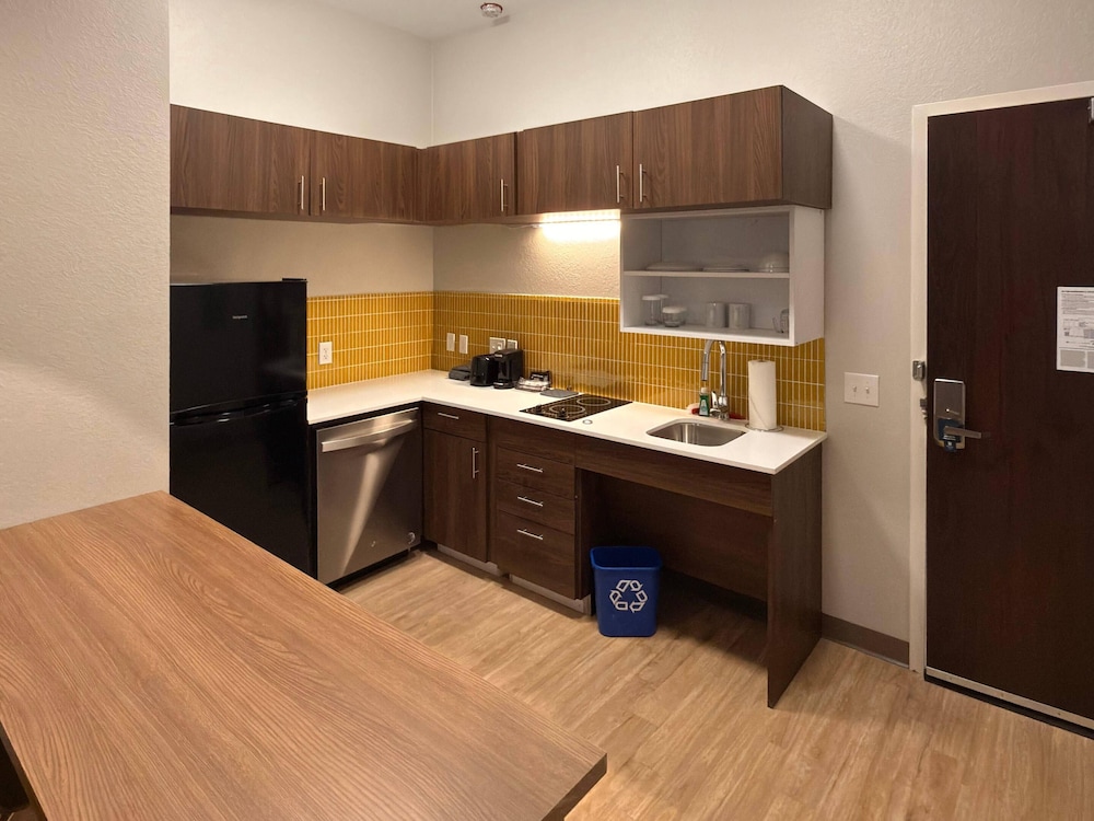 mainstay suites oklahoma city airport