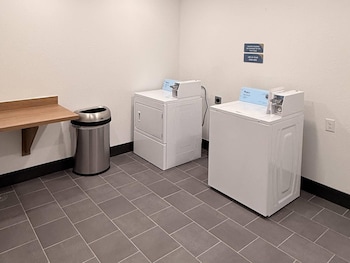 mainstay suites oklahoma city airport
