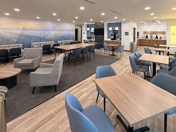 mainstay suites oklahoma city airport