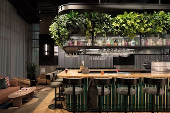 Moxy Ottawa Downtown,,3 star
