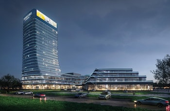 crowne plaza linyi olympic sports centre by ihg