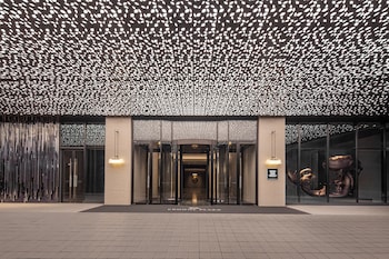 crowne plaza linyi olympic sports centre by ihg