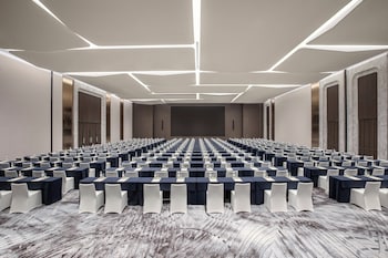 crowne plaza linyi olympic sports centre by ihg