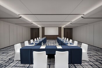 crowne plaza linyi olympic sports centre by ihg