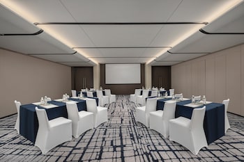 crowne plaza linyi olympic sports centre by ihg