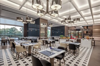 crowne plaza linyi olympic sports centre by ihg