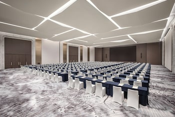 Crowne Plaza Linyi Olympic Sports Centre By Ihg,,5 star