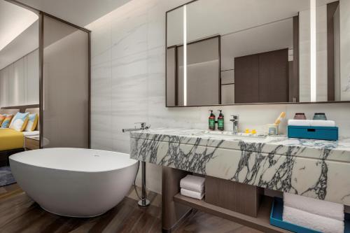 crowne plaza linyi olympic sports centre by ihg