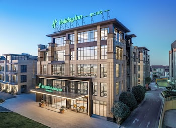 holiday inn shanghai tourism zone by ihg