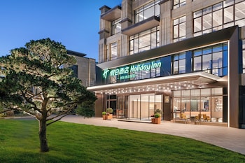 holiday inn shanghai tourism zone by ihg