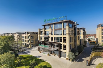 holiday inn shanghai tourism zone by ihg