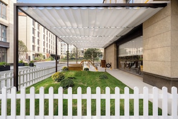 holiday inn shanghai tourism zone by ihg