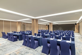 holiday inn shanghai tourism zone by ihg