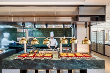 holiday inn shanghai tourism zone by ihg