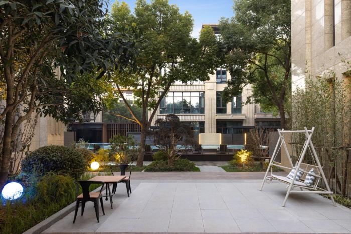 holiday inn shanghai tourism zone by ihg