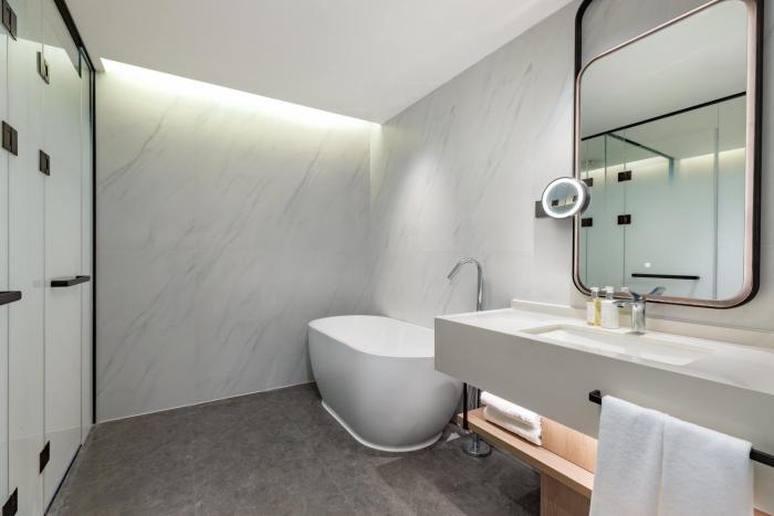 holiday inn shanghai tourism zone by ihg