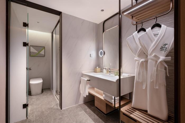 holiday inn shanghai tourism zone by ihg