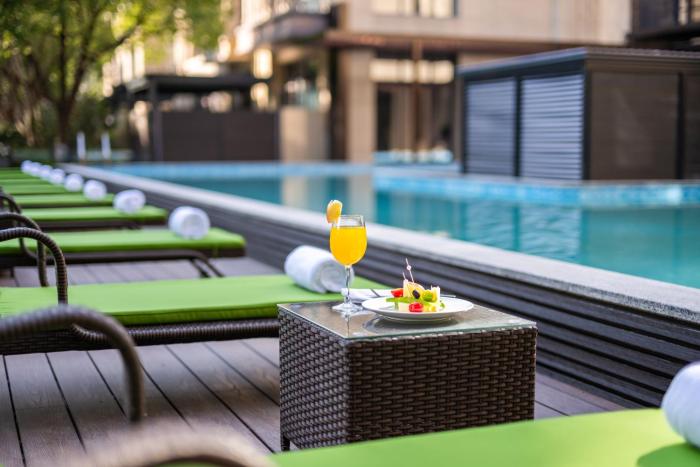 holiday inn shanghai tourism zone by ihg