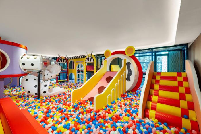 holiday inn shanghai tourism zone by ihg