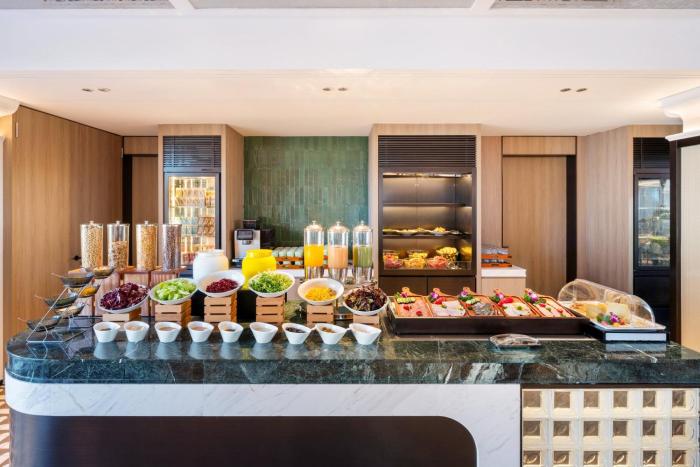 holiday inn shanghai tourism zone by ihg