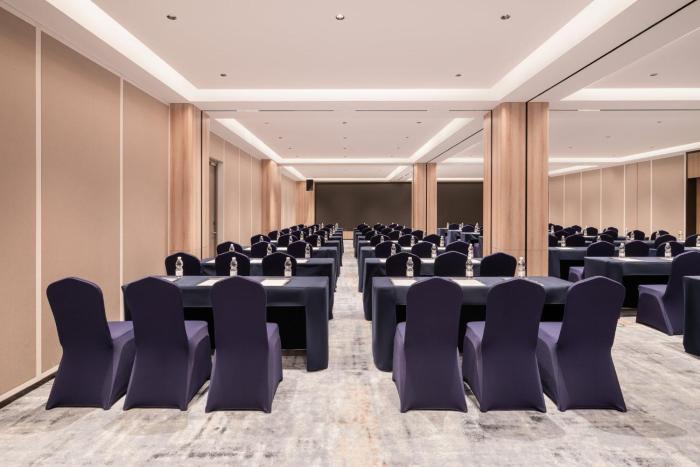 holiday inn shanghai tourism zone by ihg