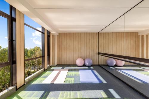 holiday inn shanghai tourism zone by ihg