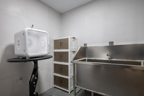 holiday inn shanghai tourism zone by ihg