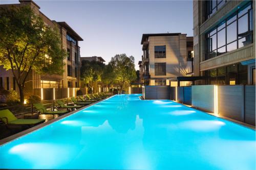 holiday inn shanghai tourism zone by ihg