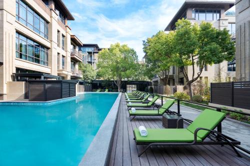 holiday inn shanghai tourism zone by ihg