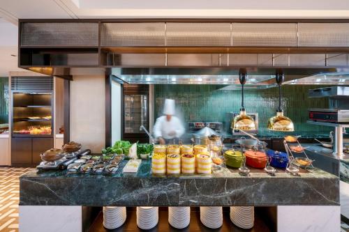 holiday inn shanghai tourism zone by ihg