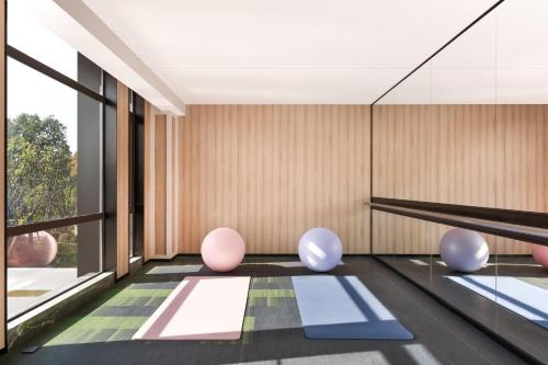 holiday inn shanghai tourism zone by ihg