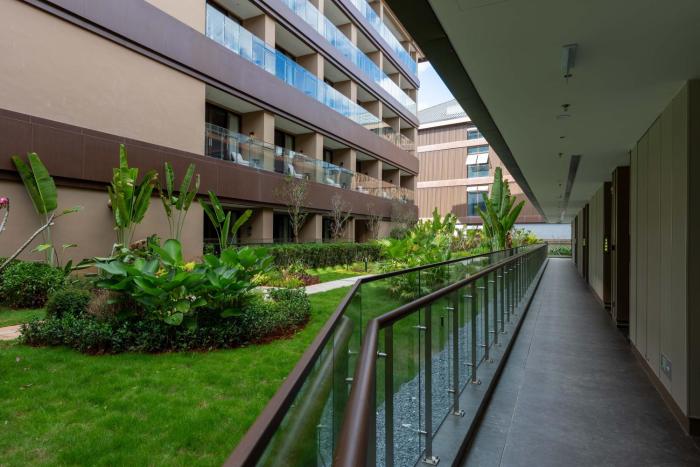holiday inn puer jingmai