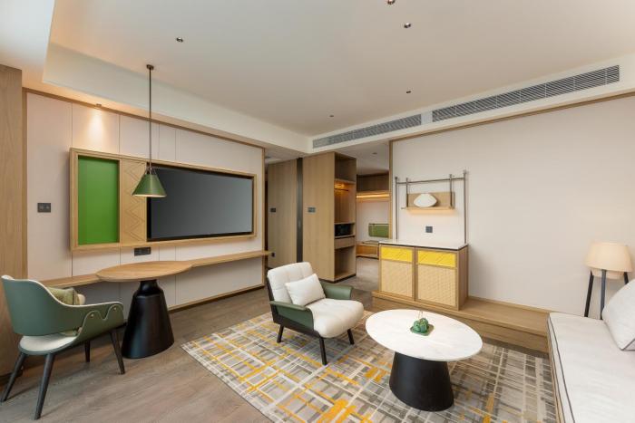 holiday inn puer jingmai
