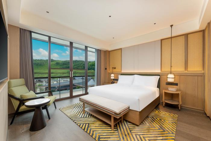 holiday inn puer jingmai