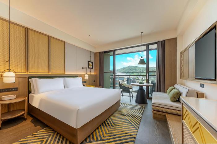 holiday inn puer jingmai