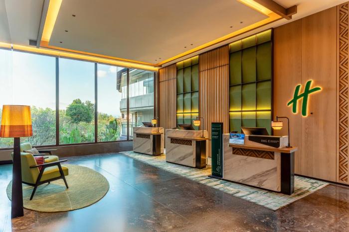 holiday inn puer jingmai